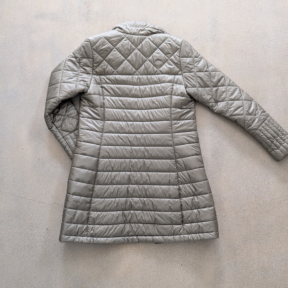 Patagonia Women's Parka - Picture 6 of 7